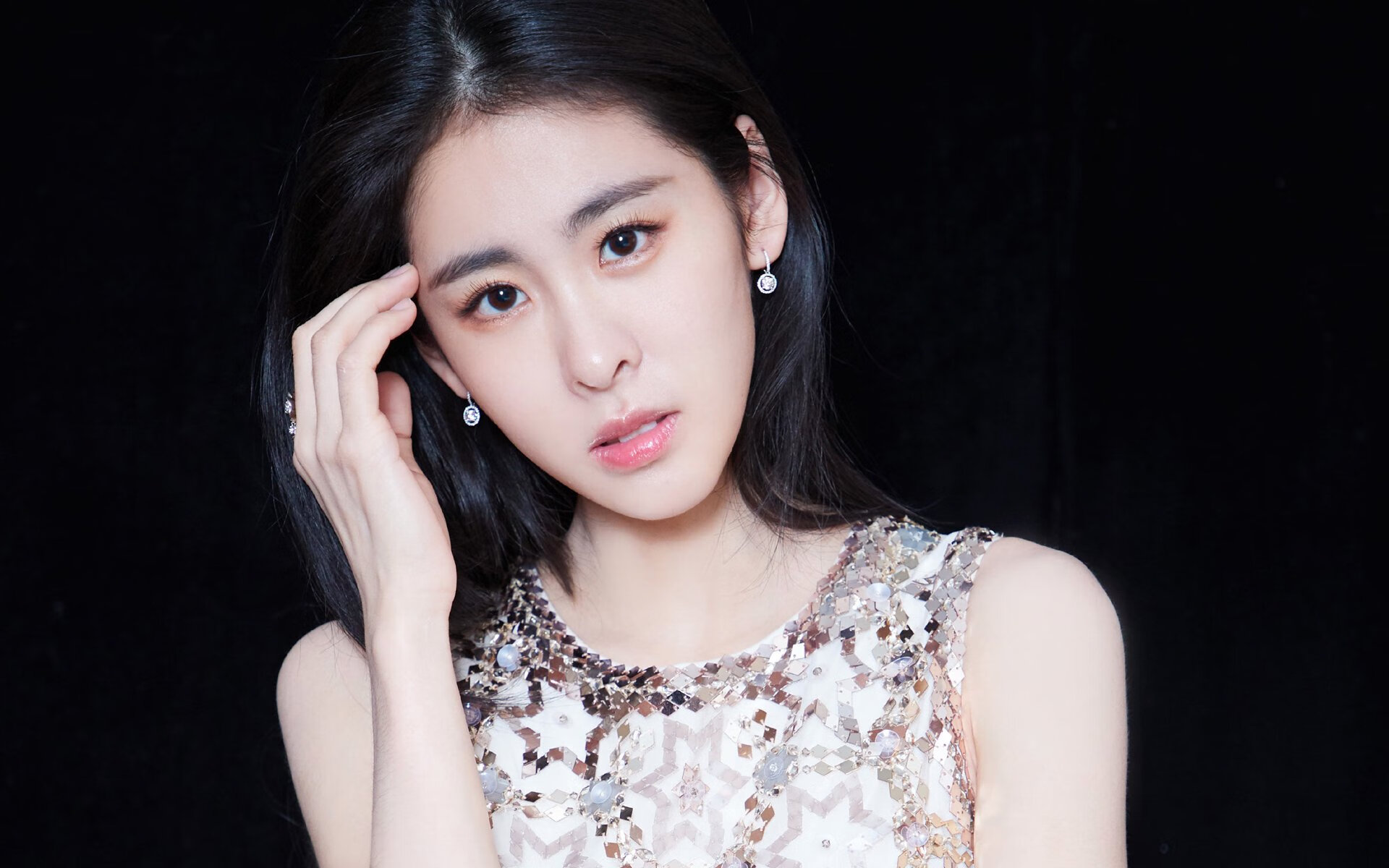 JiuyouAPP下载-《电竞领域新兴产业：从硬件到赛事策划全线布局》，电竞行业解读