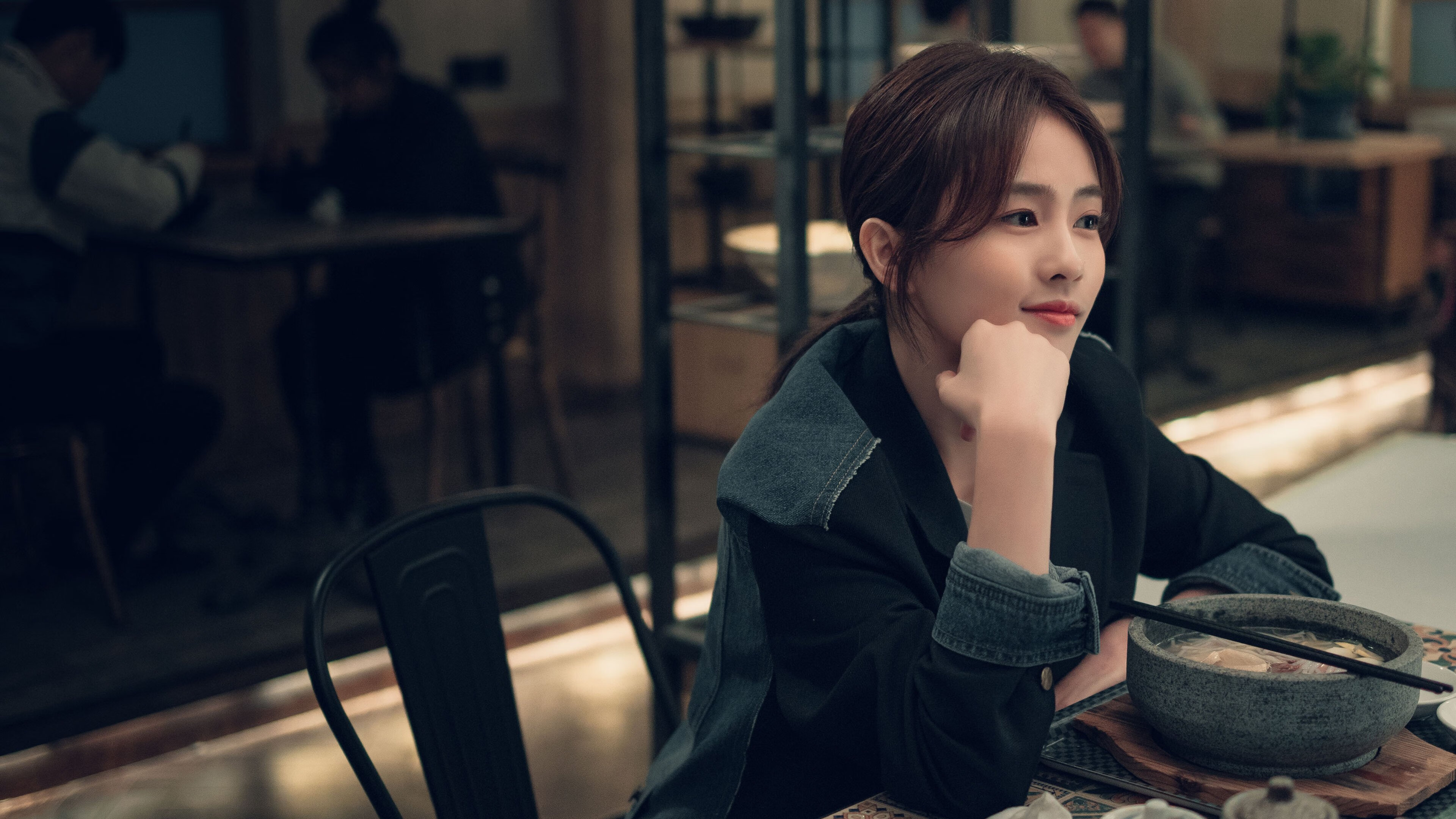 九游娱乐官网 (jiuyou)-球员代表队访谈透露更衣室氛围积极，球队更衣室文化