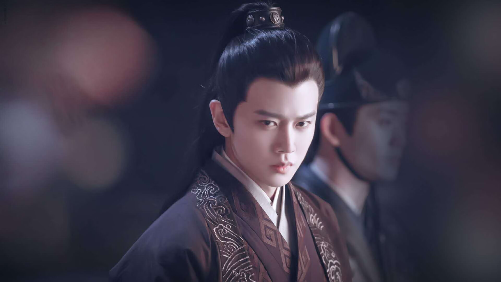 体育赛事更新:女足比拼中体现的团队精神!,女足拼搏