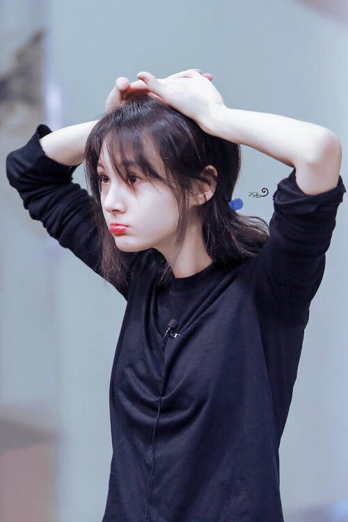 九游娱乐-公牛教练带队回顾比赛录像强调攻守切换节奏，公牛教练组